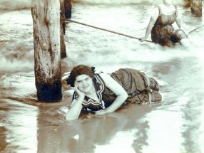 Heringsdorf unter der Seebrücke ca.1903